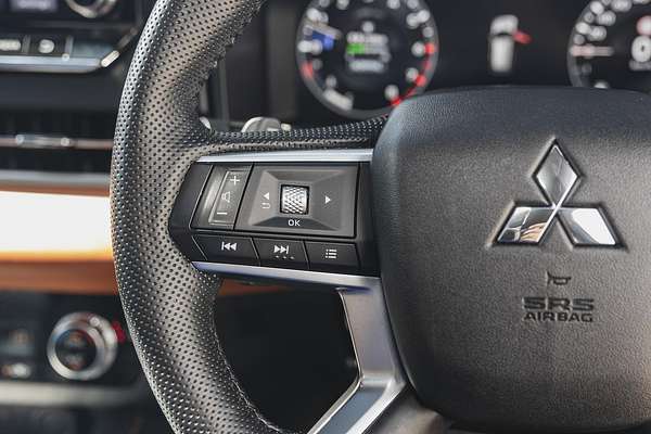 2023 Mitsubishi Outlander Exceed Tourer ZM
