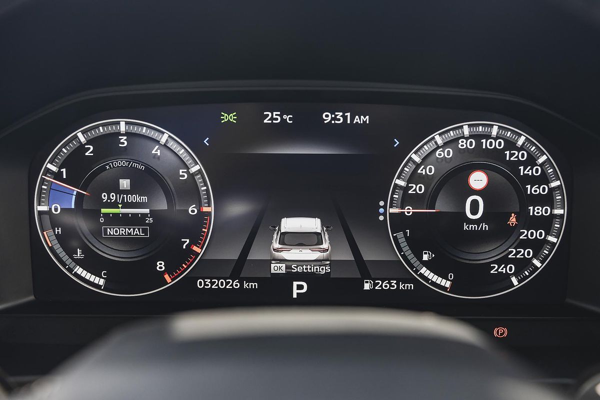 2023 Mitsubishi Outlander Exceed Tourer ZM