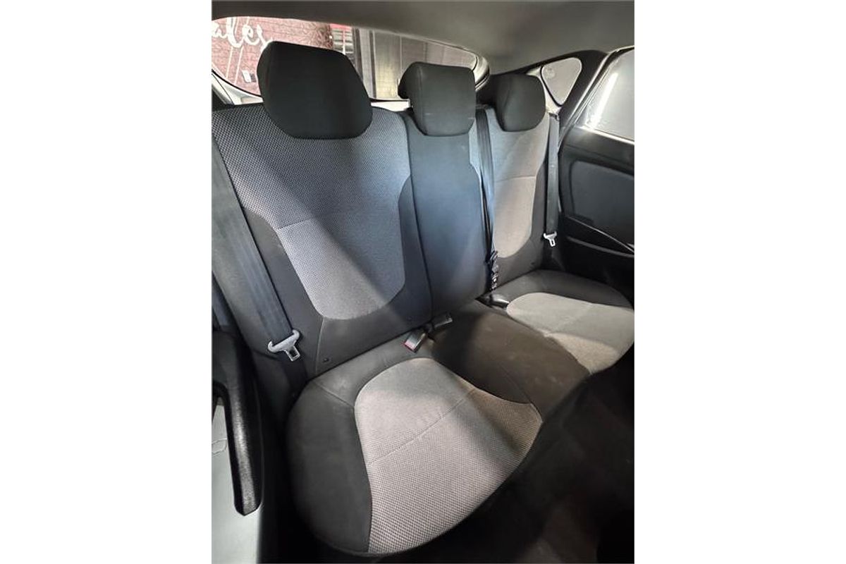 2013 Hyundai ACCENT ACTIVE RB