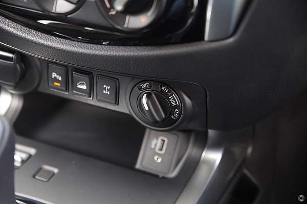 2024 Nissan Navara Black Edition D23 4X4