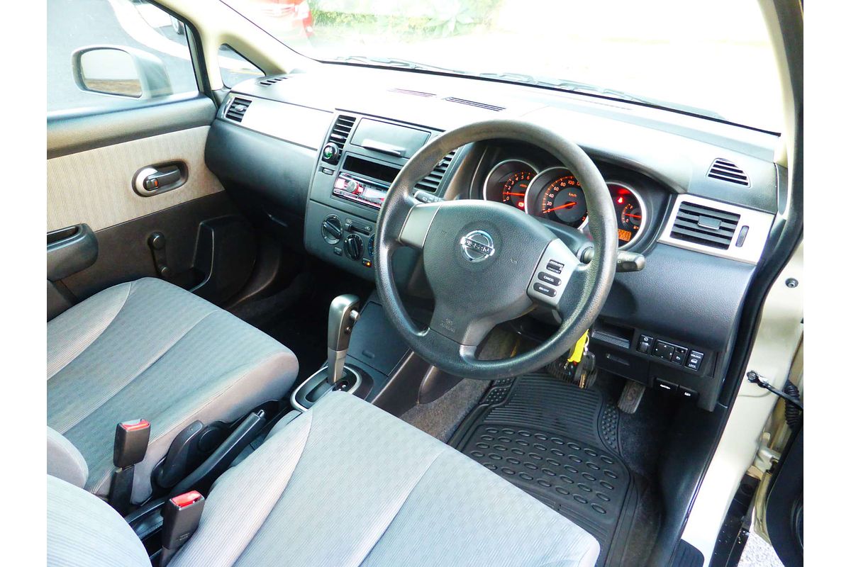 2009 Nissan Tiida ST C11