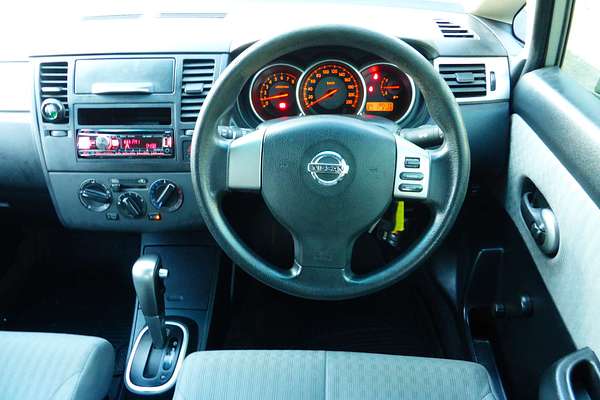 2009 Nissan Tiida ST C11