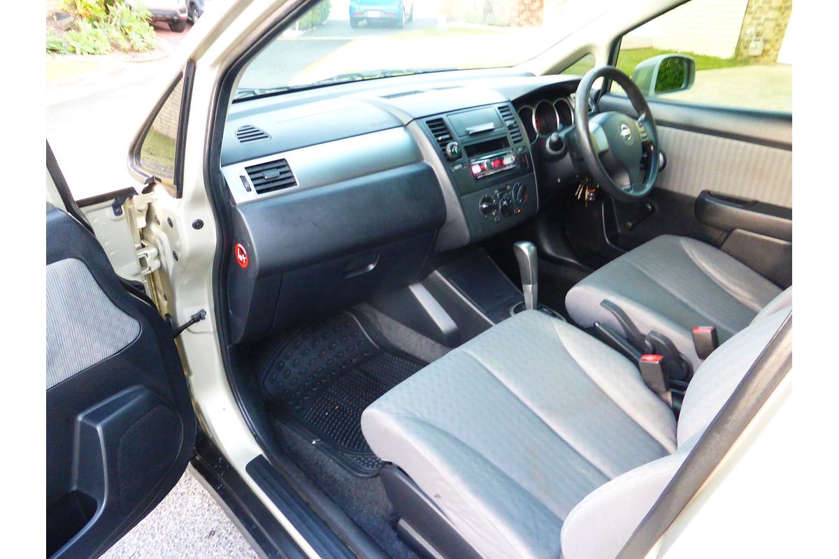 2009 Nissan Tiida ST C11