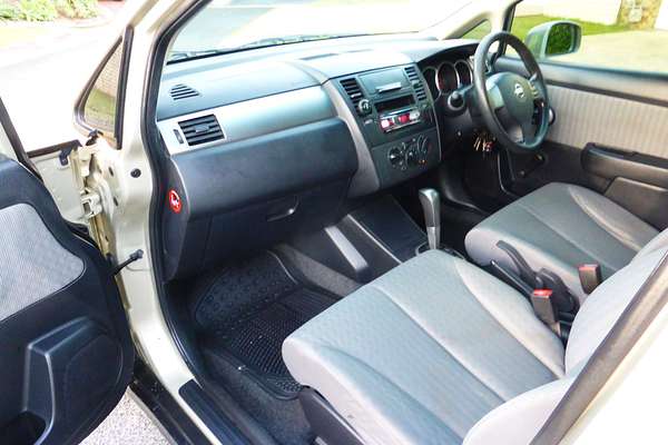 2009 Nissan Tiida ST C11