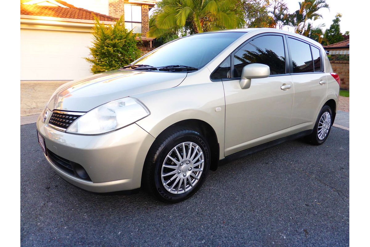 2009 Nissan Tiida ST C11