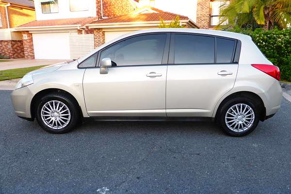 2009 Nissan Tiida ST C11