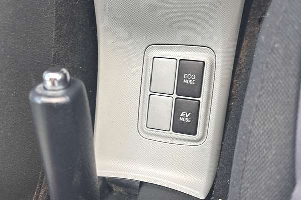 2012 Toyota Prius C NHP10R