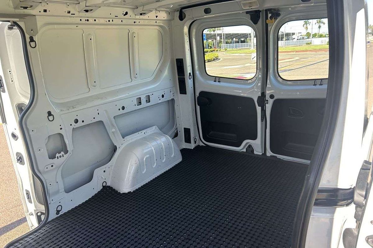2020 Mitsubishi Express GLX SN LWB