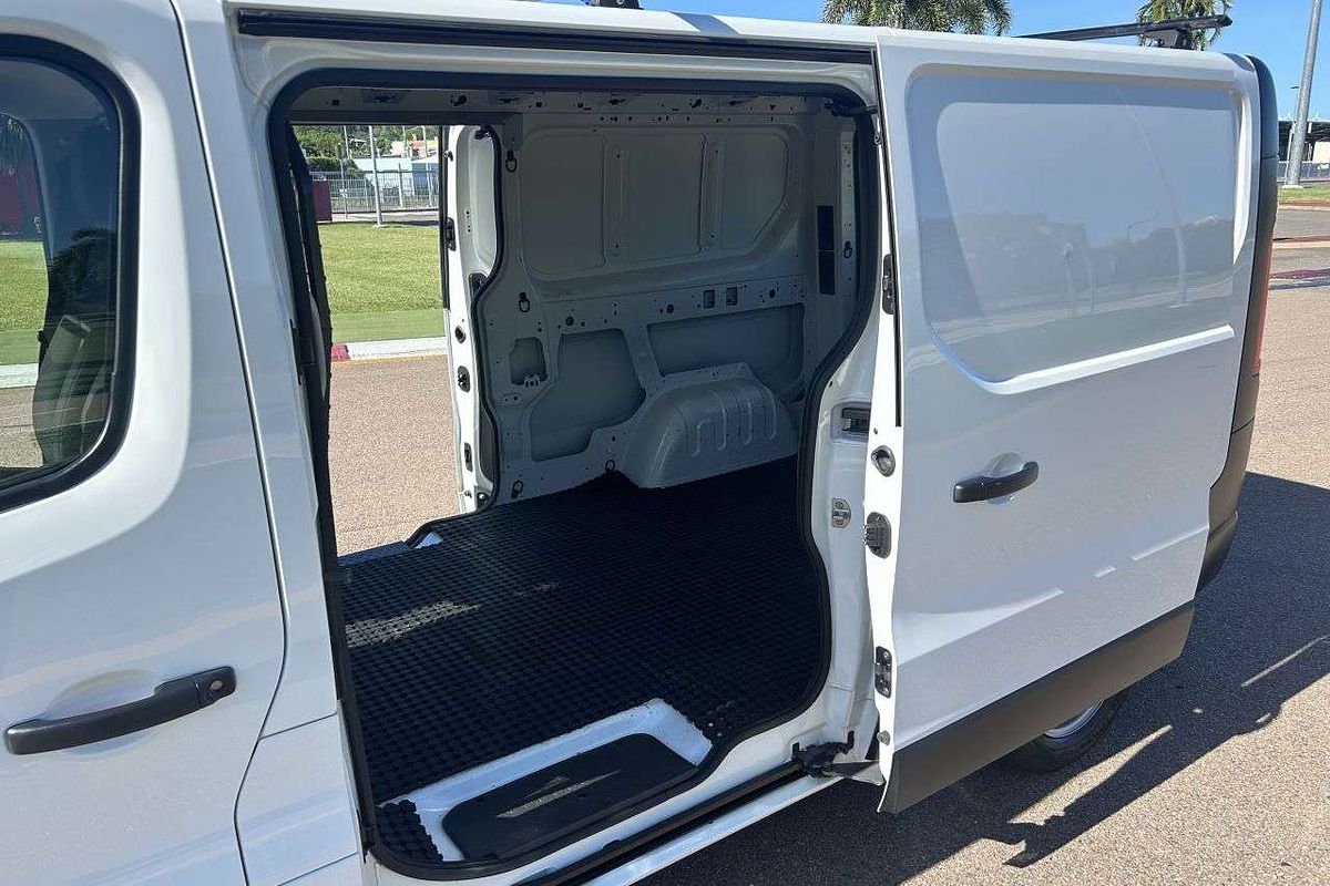 2020 Mitsubishi Express GLX SN LWB