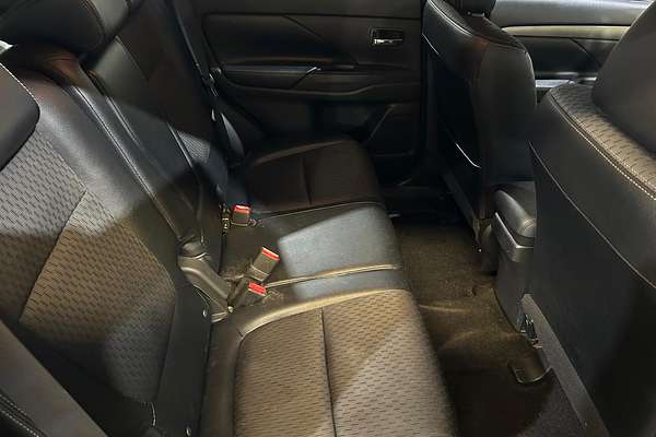2014 Mitsubishi Outlander LS ZJ