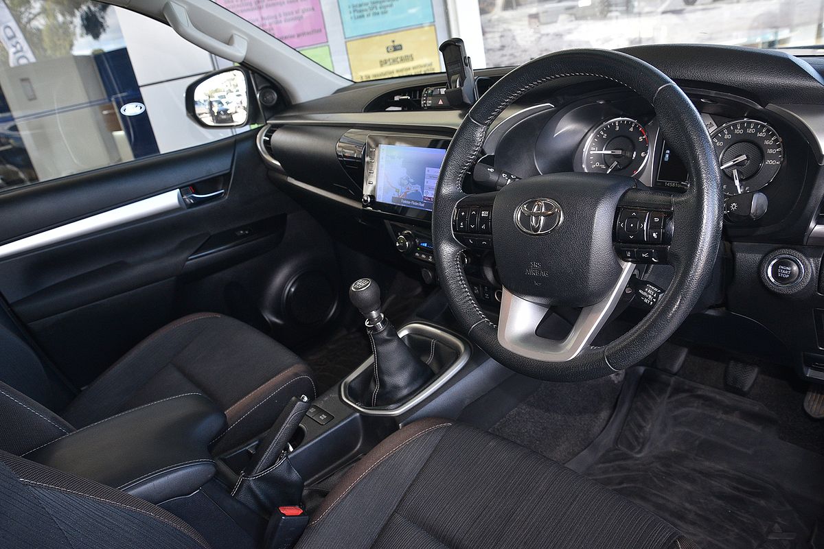 2020 Toyota Hilux SR5 GUN126R 4X4