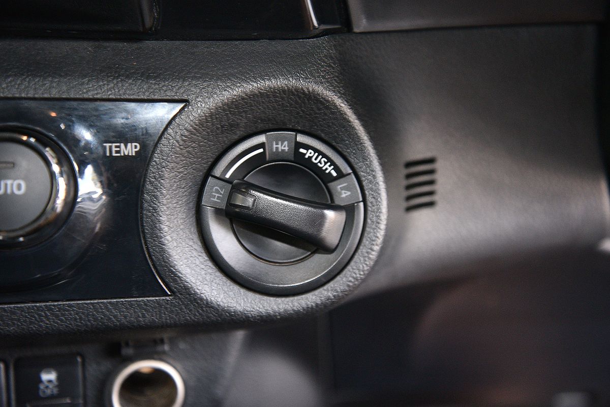 2020 Toyota Hilux SR5 GUN126R 4X4
