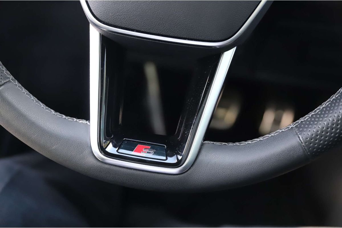 2023 Audi A6 55 TFSI S line C8