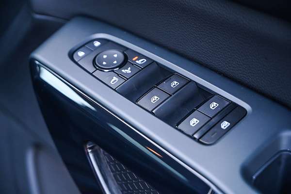 2024 Nissan Pathfinder ST-L R53