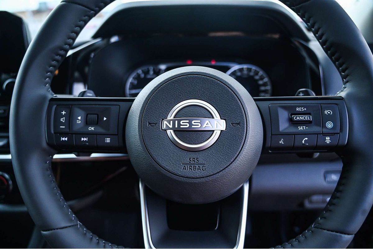 2024 Nissan Pathfinder ST-L R53