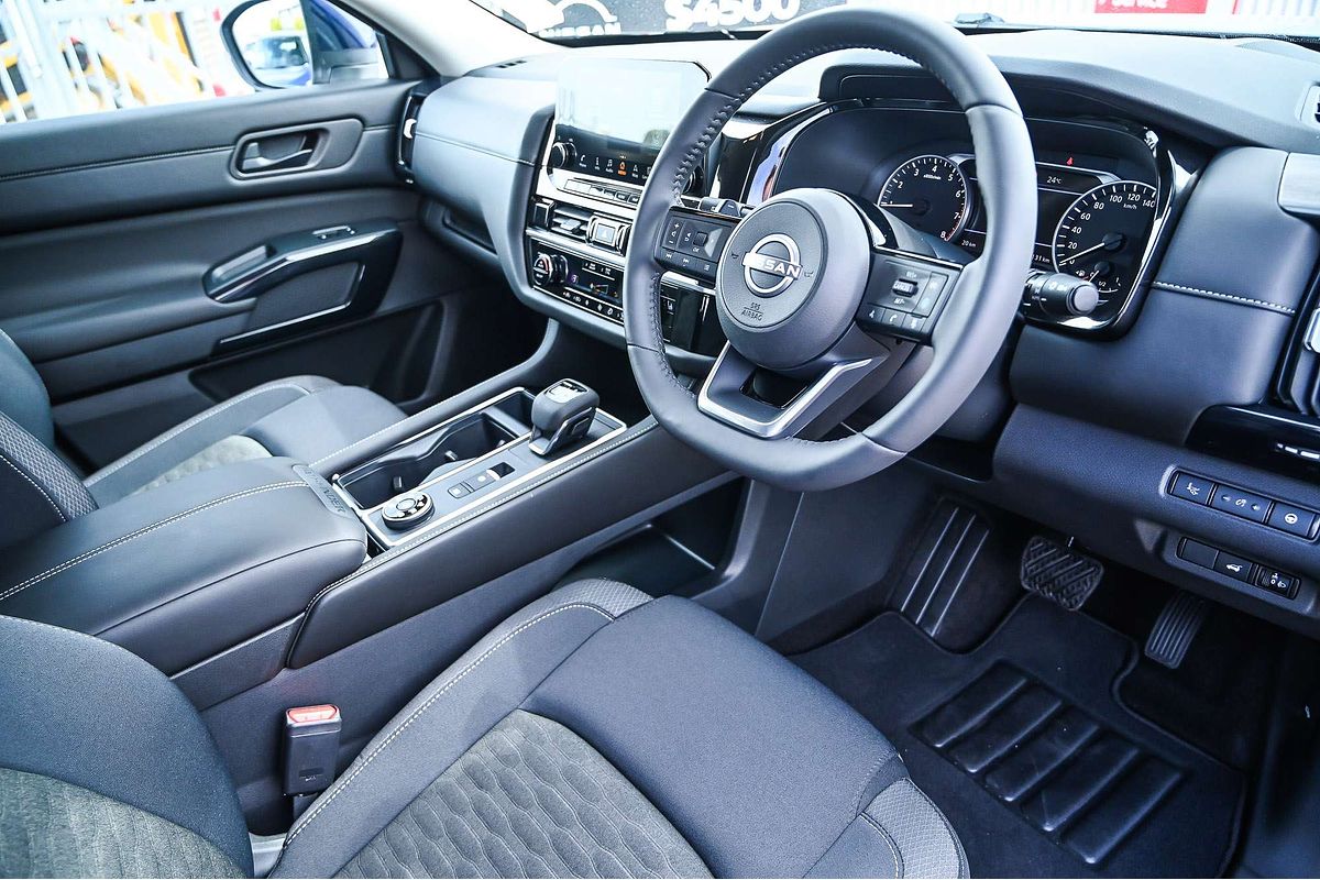 2024 Nissan Pathfinder ST-L R53