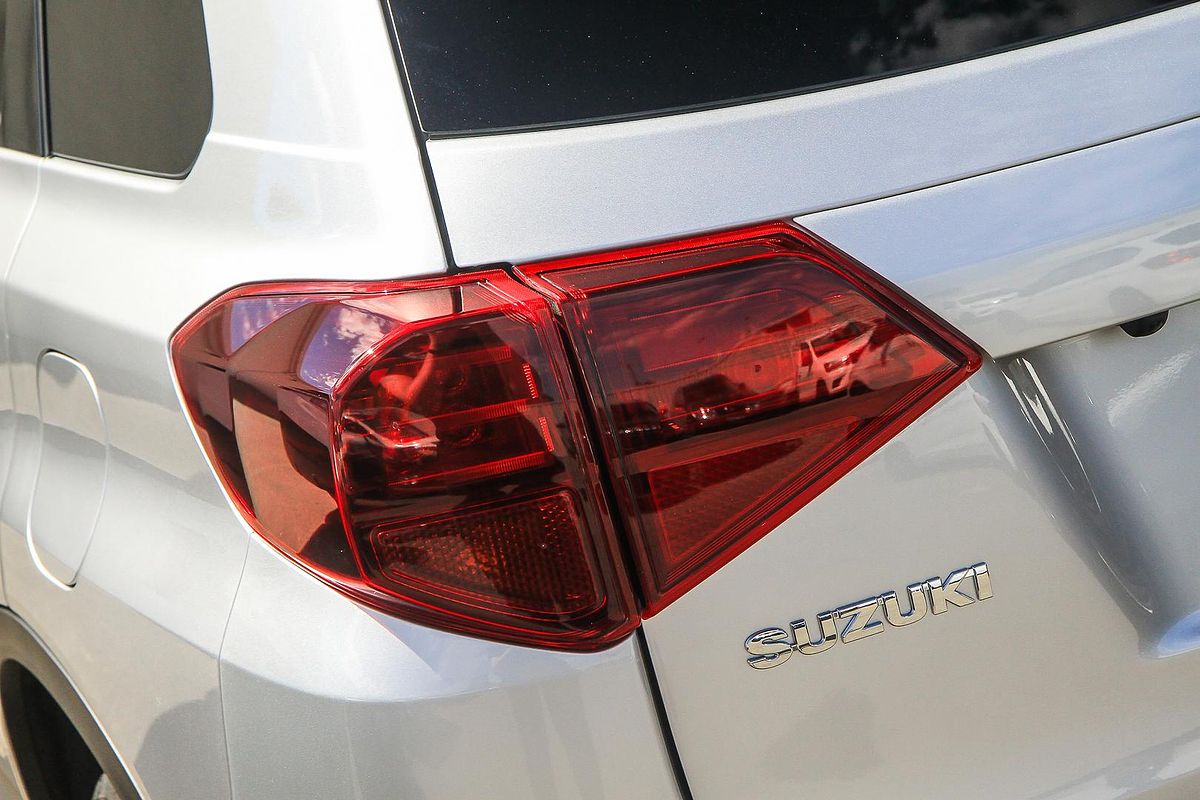 2024 Suzuki Vitara Shadow LY Series II