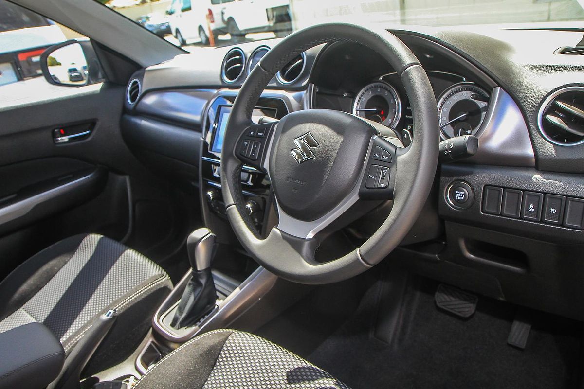 2024 Suzuki Vitara Shadow LY Series II