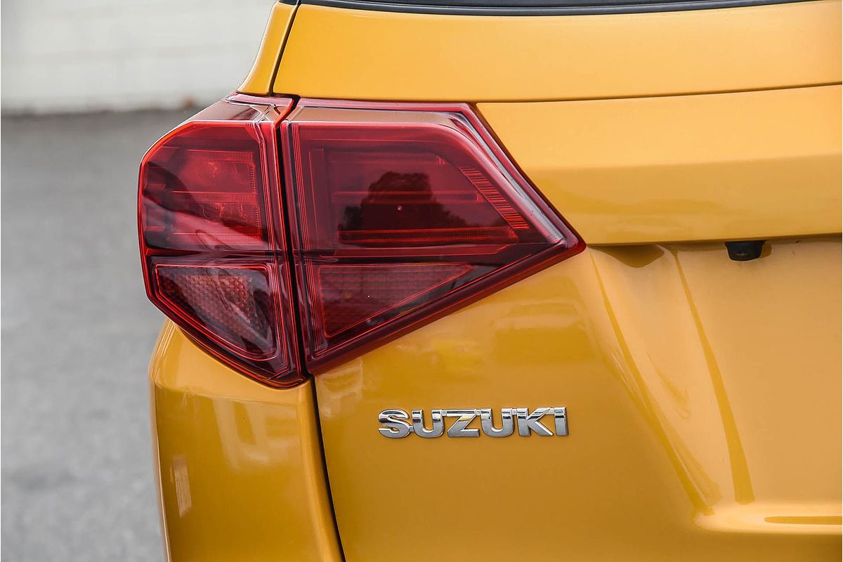 2024 Suzuki Vitara Shadow LY Series II