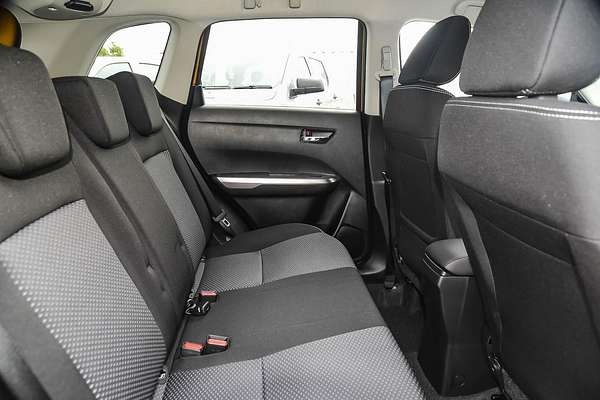 2024 Suzuki Vitara Shadow LY Series II