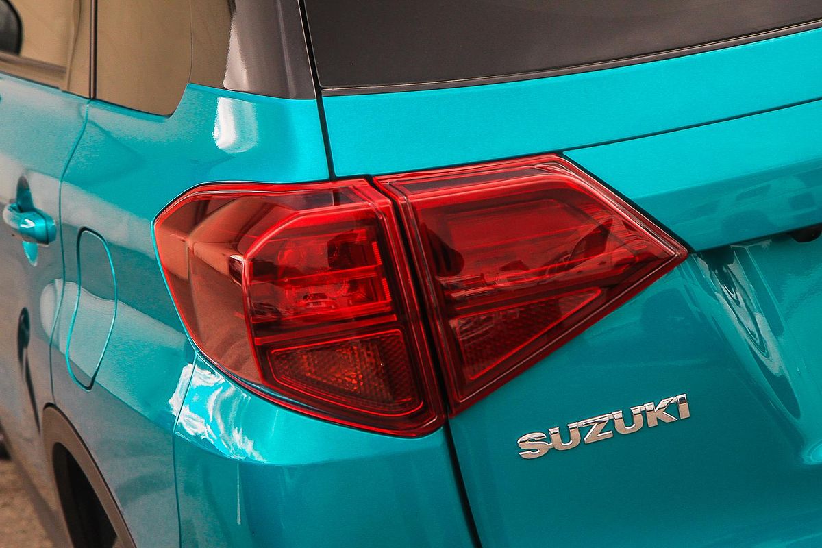 2024 Suzuki Vitara Shadow LY Series II