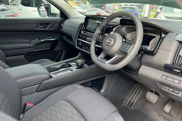 2024 Nissan Pathfinder ST-L R53