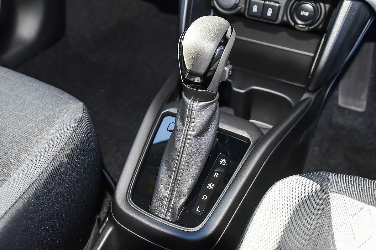2025 Suzuki Swift Hybrid Plus UZ
