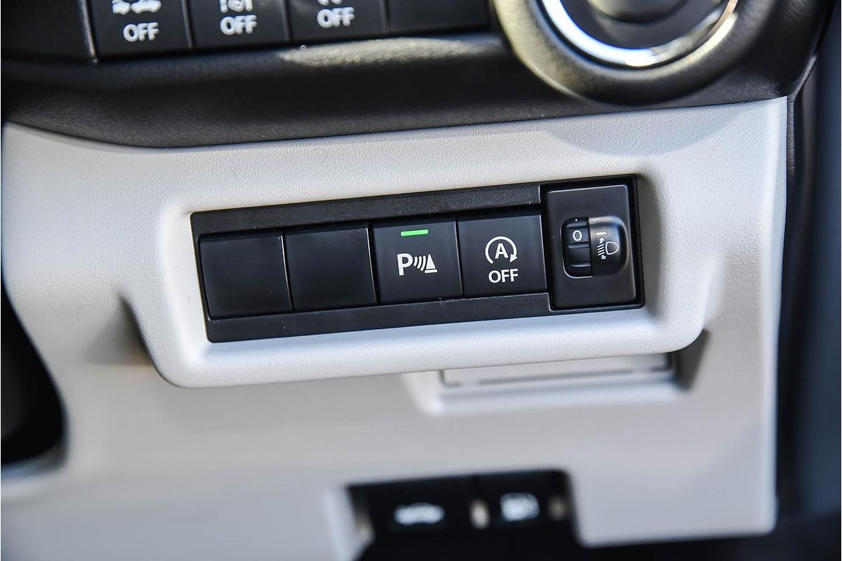 2025 Suzuki Swift Hybrid Plus UZ