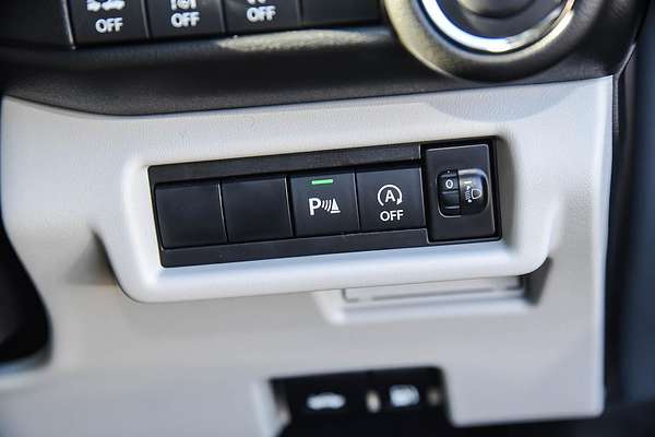 2025 Suzuki Swift Hybrid Plus UZ