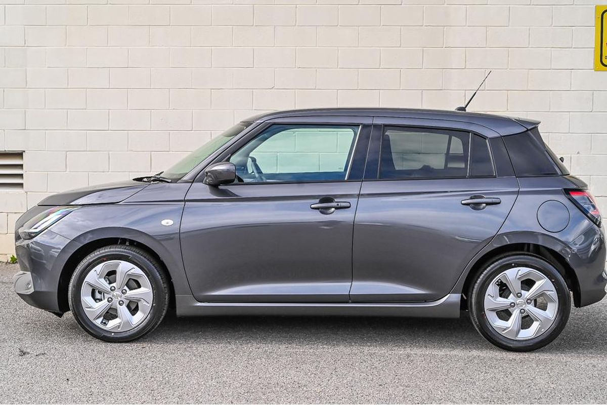 2025 Suzuki Swift Hybrid Plus UZ
