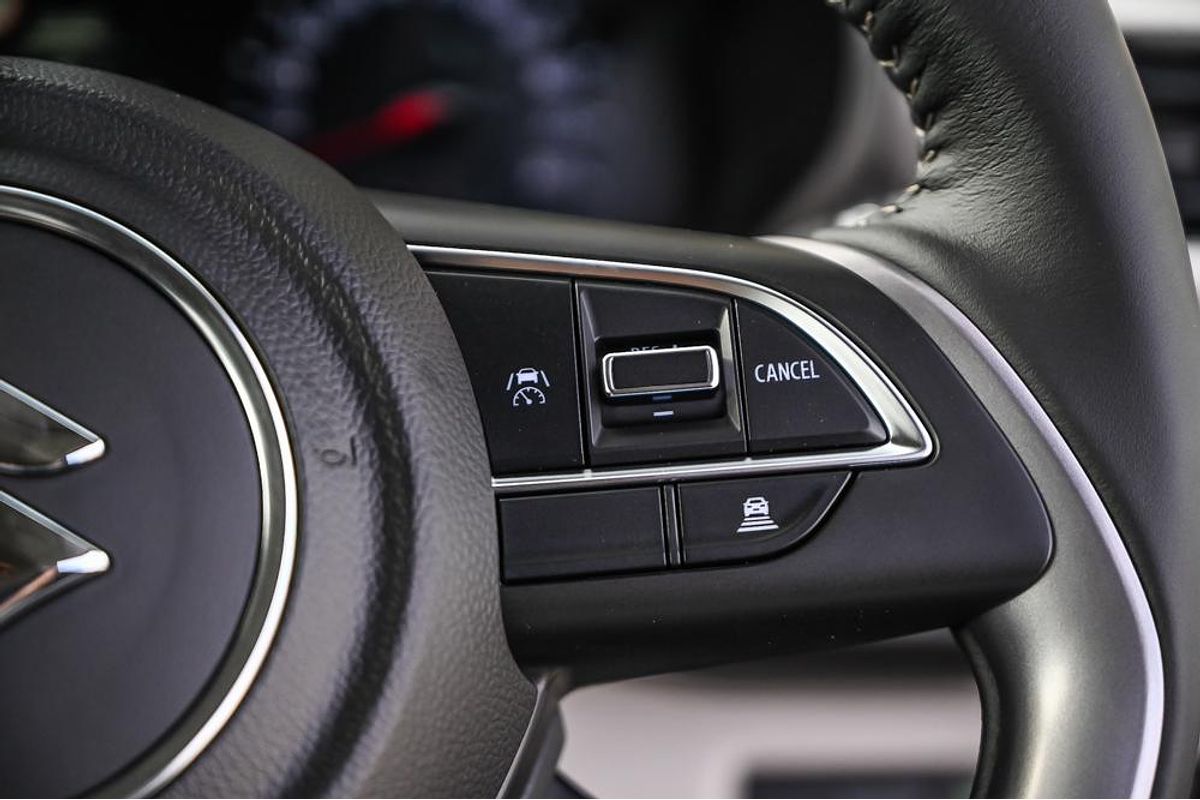 2025 Suzuki Swift Hybrid Plus UZ