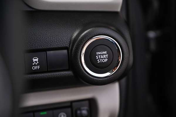 2025 Suzuki Swift Hybrid Plus UZ