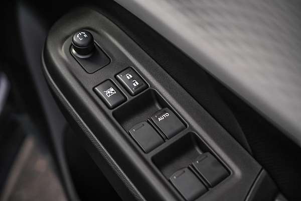 2025 Suzuki Swift Hybrid Plus UZ