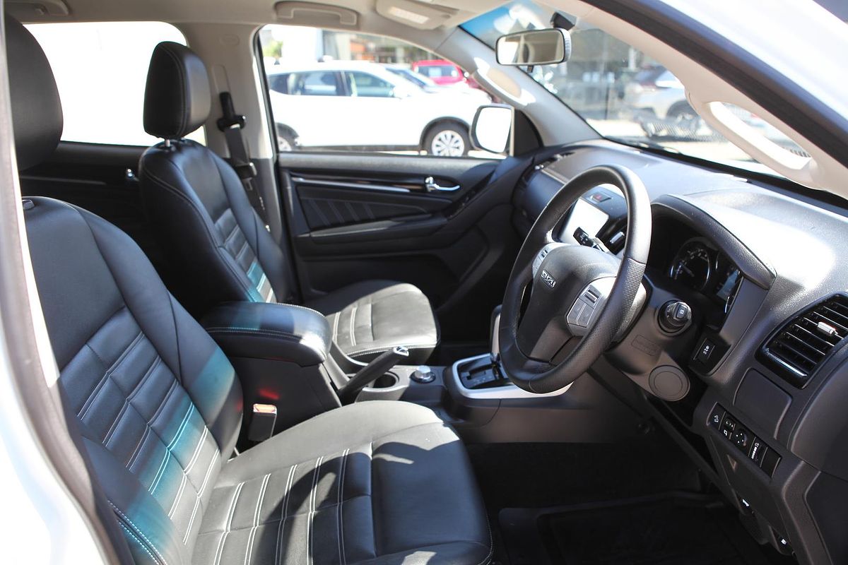 2020 Isuzu MU-X LS-T