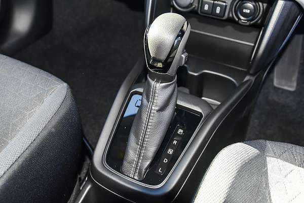2025 Suzuki Swift Hybrid Plus UZ