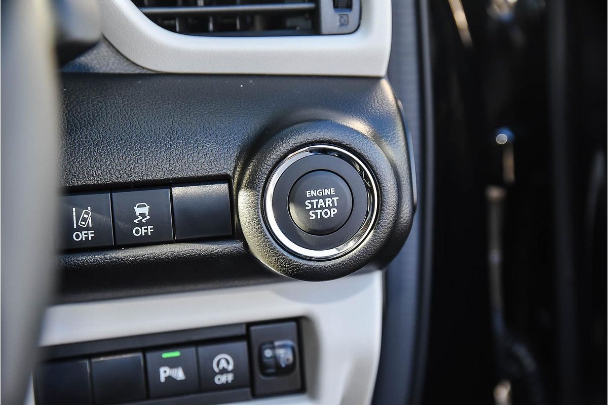 2025 Suzuki Swift Hybrid Plus UZ