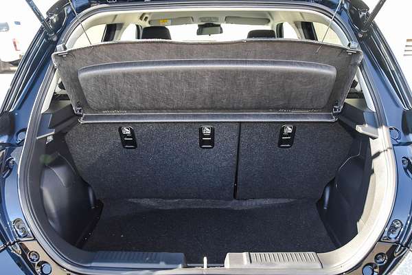 2025 Suzuki Swift Hybrid Plus UZ