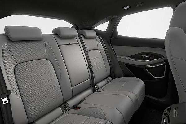 2024 Jaguar E-PACE P250 R-Dynamic SE X540