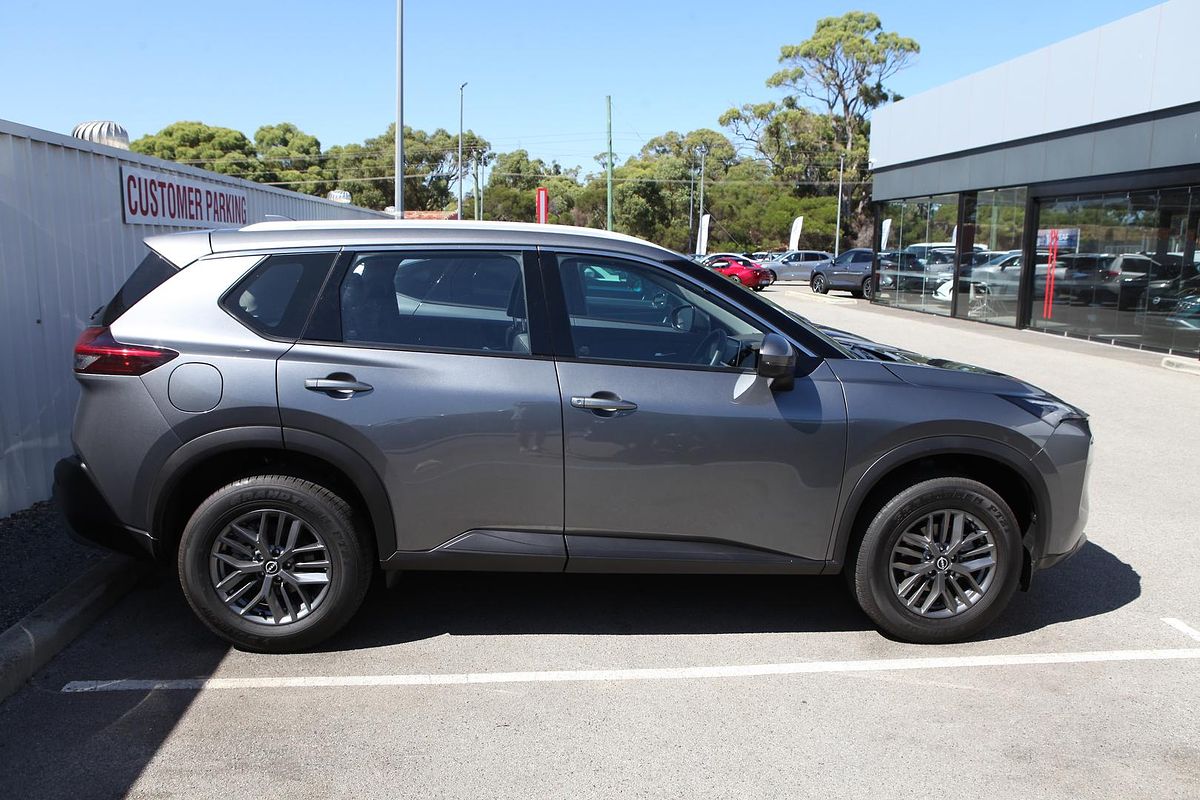 2024 Nissan X-TRAIL ST T33