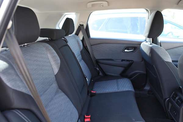 2024 Nissan X-TRAIL ST T33