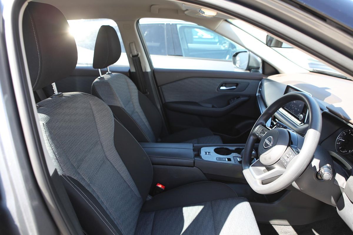 2024 Nissan X-TRAIL ST T33