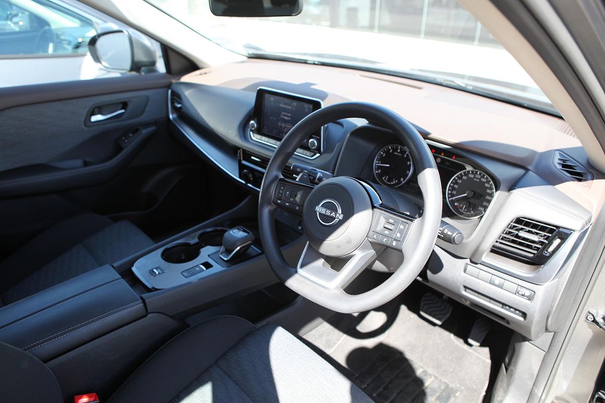 2024 Nissan X-TRAIL ST T33