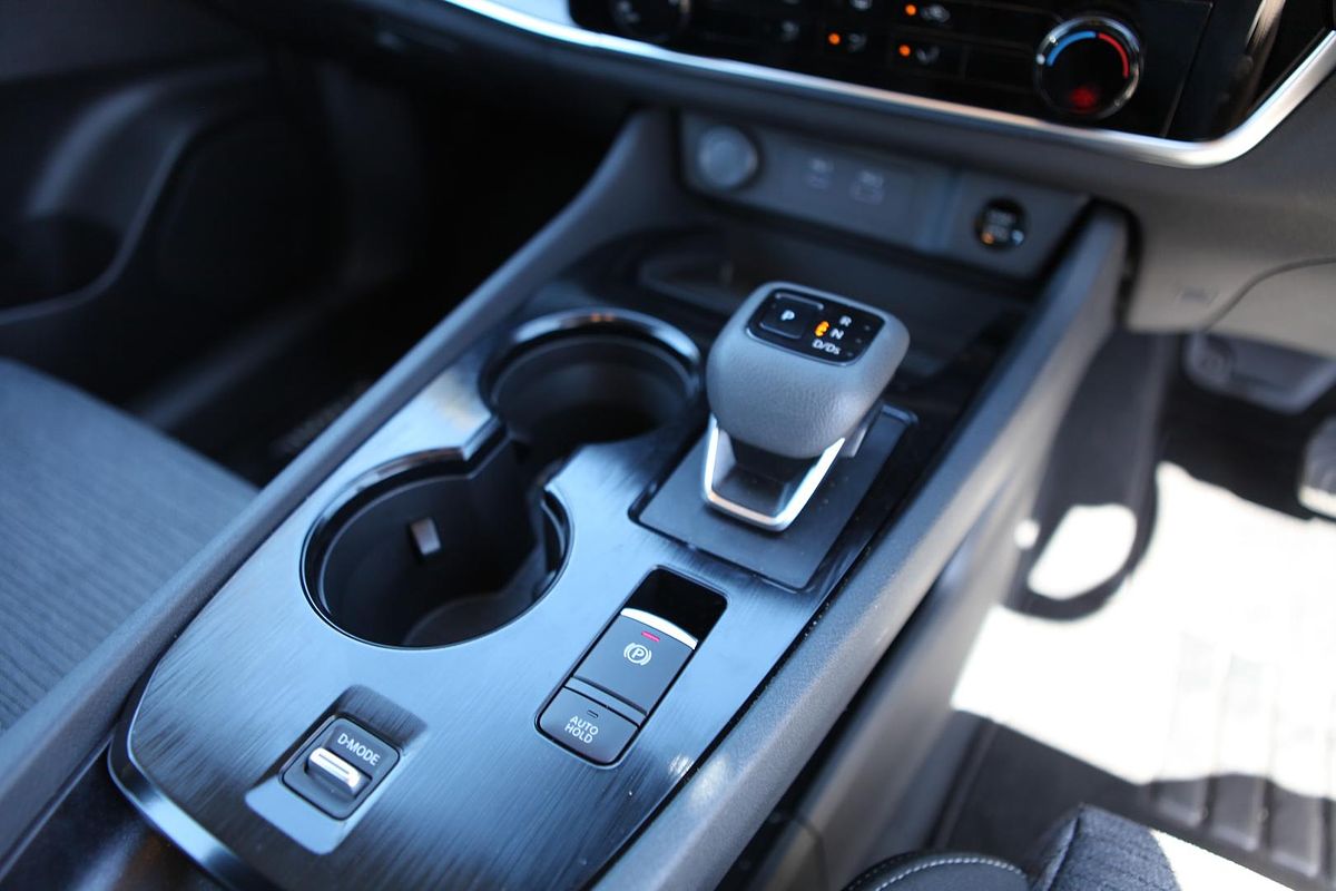 2024 Nissan X-TRAIL ST T33