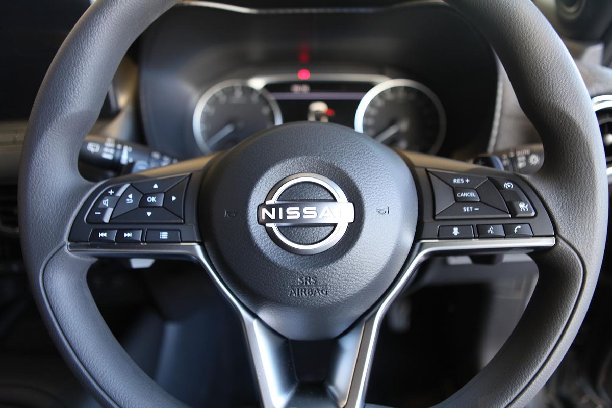2025 Nissan JUKE ST+ F16