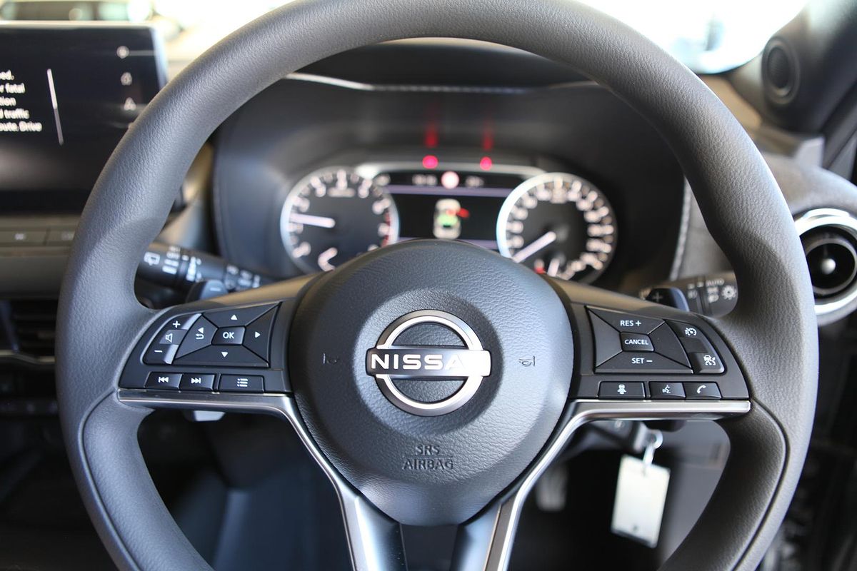 2025 Nissan JUKE ST+ F16