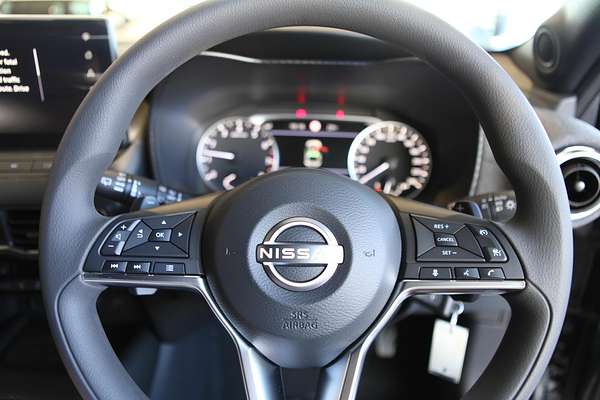 2025 Nissan JUKE ST+ F16
