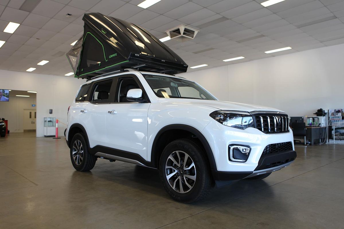 2023 Mahindra Scorpio Z8