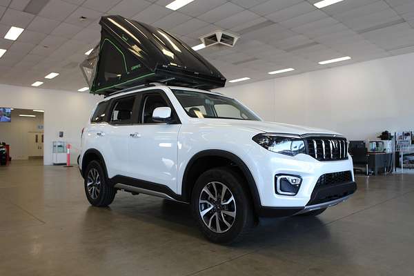 2023 Mahindra Scorpio Z8