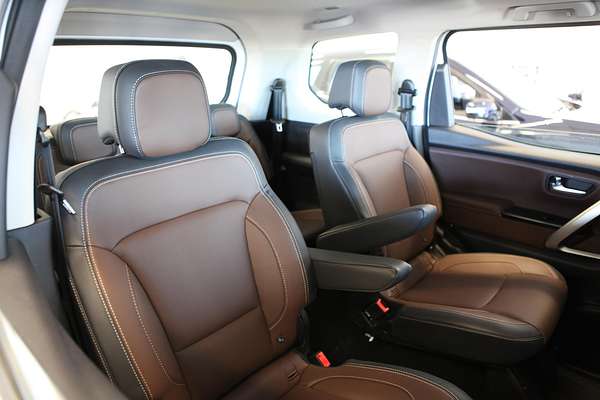 2023 Mahindra Scorpio Z8