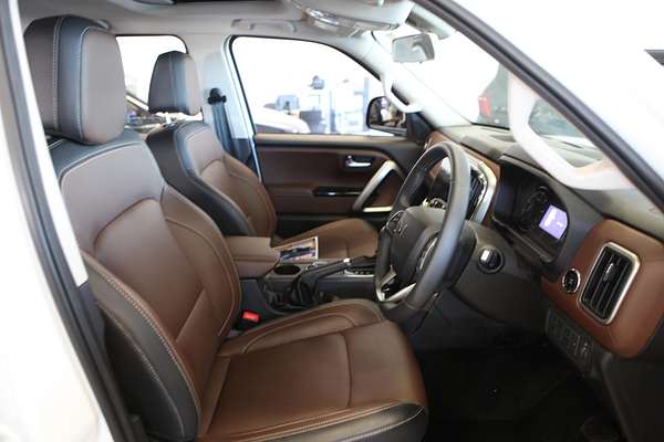2023 Mahindra Scorpio Z8